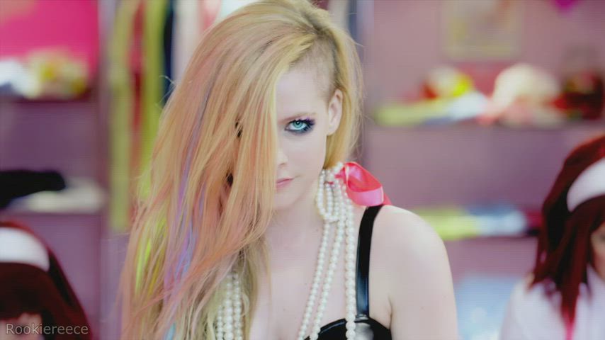 avril lavigne blonde celebrity shaved gif