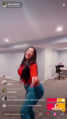 Danny en un live de hace tiempo, casi se le salen