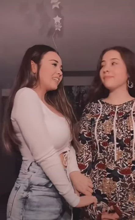 <3