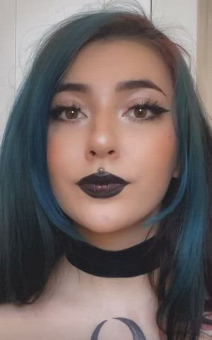 green hair suits me so much ☃️