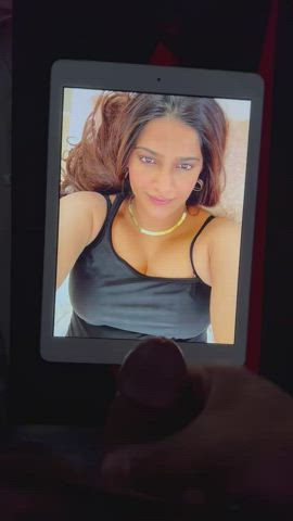 Soonam kapoor 💦💦