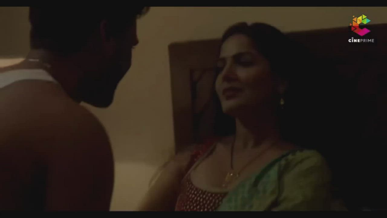 Tinku ki suhagraat hot scene pt 1