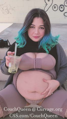 Pigging Out in Public <3
