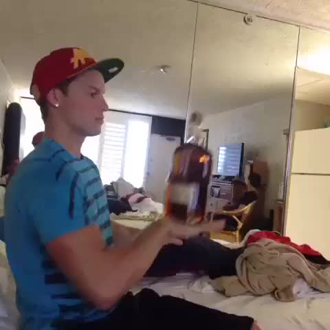 White people (Nick, 2015-01-15, OD22F3HVTIV, 1167301079843635200)