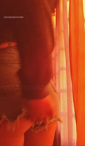 I'm alone in my room jerking off, you want to play with me?