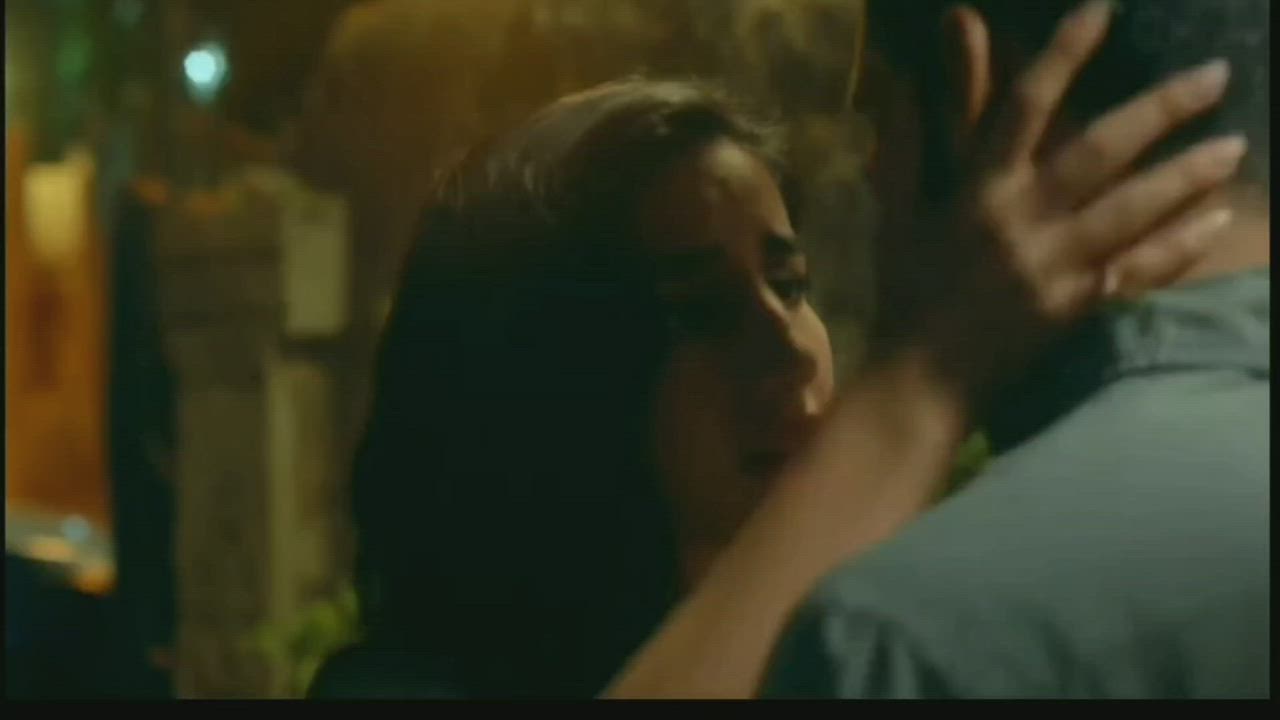 Parul Gulati rare kissing and lovemaking scene