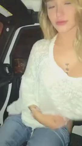 Sexy ladki ki se krwayi sucking ???or choda car me