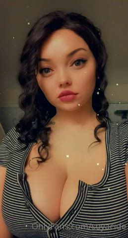 Big Tits Pawg Pretty White Girl gif