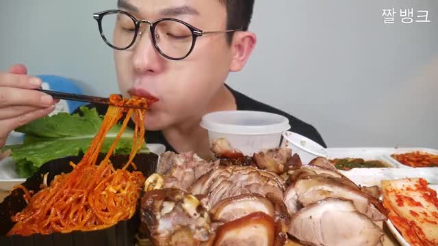 가르마마_족발과 콩나물쫄면 먹방-2