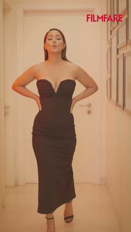 asian bollywood boobs celebrity cleavage curvy dancing desi glamour indian gif