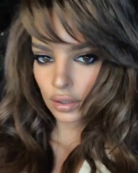 Emily Ratajkowski