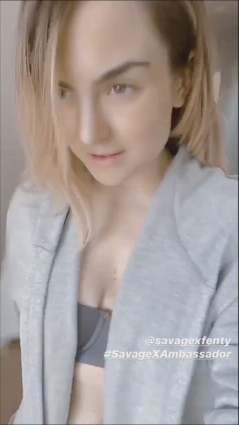 celebrity jojo non-nude gif