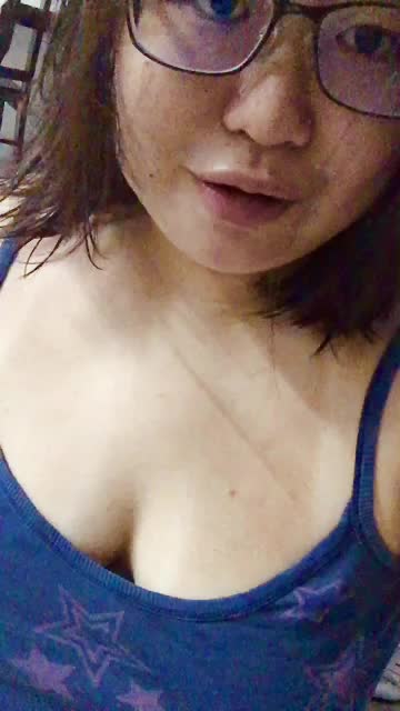 Underboob
