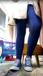 Blue Leggings and Blue Chucks for a Chilly Mid-Winter Pee Out on the Balcony