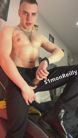 I'm into submissive guys who love to serve. If you are one of those - let me know
