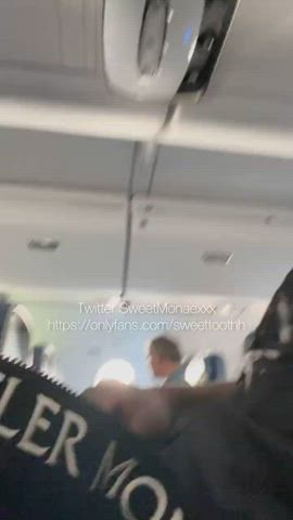 He recognized her on the plane & wanted some head 😭💦 Her leaks folder drop