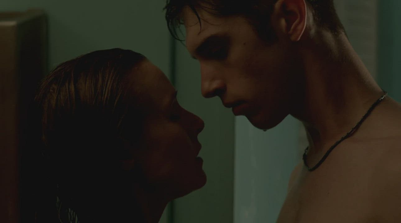 Kristen Bell - 'The Lifeguard (2013)'