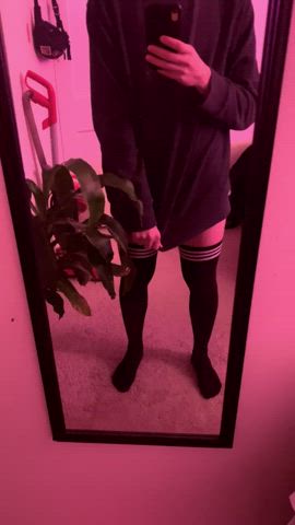 happy femboy friday >.<