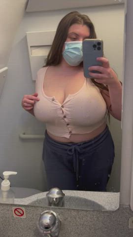 Heheh bouncy pussy, bouncy belly, bouncy titties. Plane turbulence what’s not to