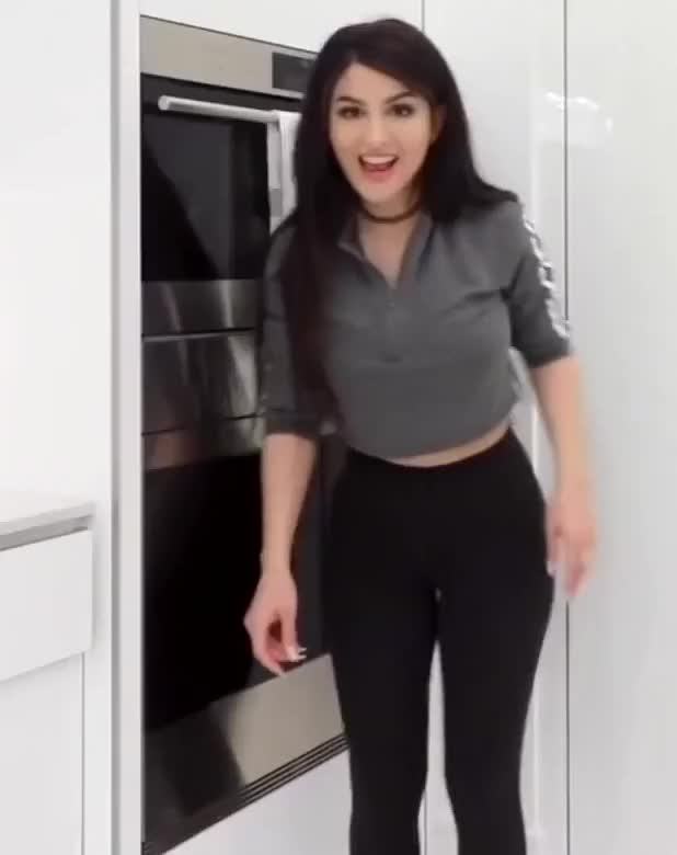 Thicc Lia 13 (Twerk that ass Lia!)