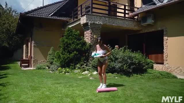 Milf Body - Personal Trainer Helps MILF with Toning Lower Body Muscles (HD)