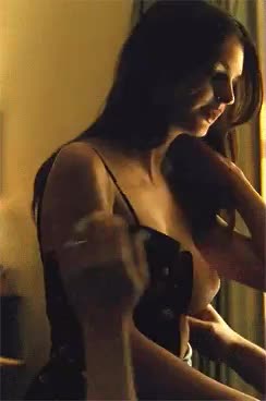 Emily-Ratajkowski