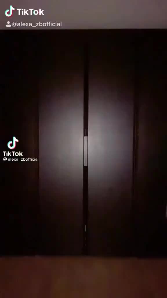 AleXa - doing the bussit challenge