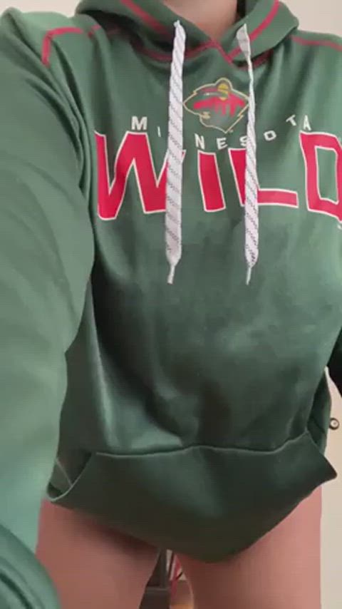 curvy huge tits reveal shaking titty drop gif