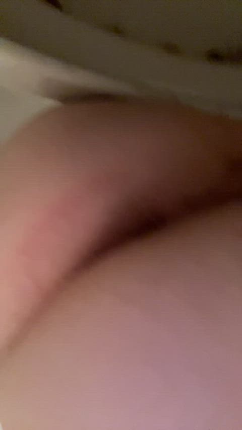 Toilet poop