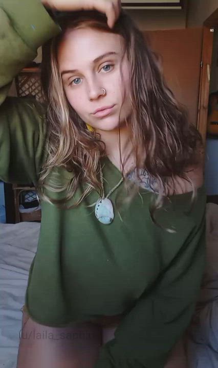 hippie chick titty drop