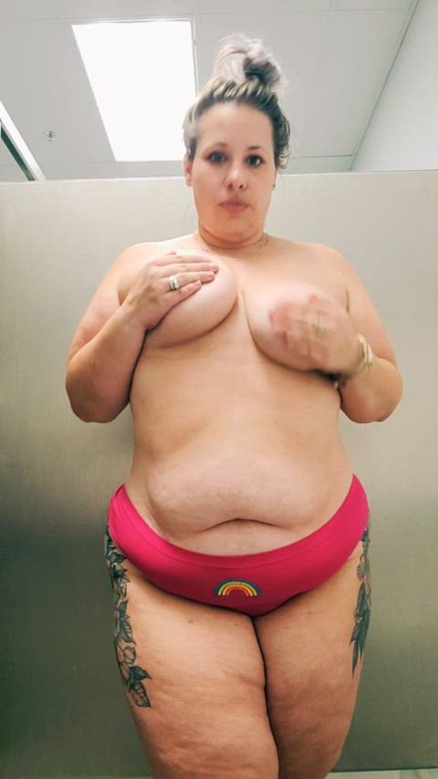 Do you want to play with my sexy body?