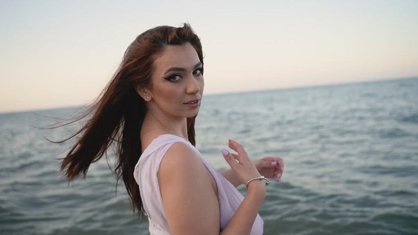 big tits natural shaved pussy stripchat wet gif