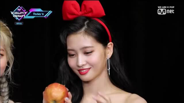 Momo Sleeping Beauty - 190926
