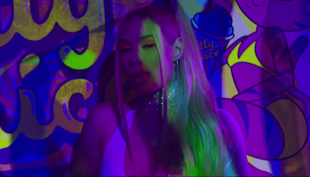 Celebrity Dancing Iggy Azalea