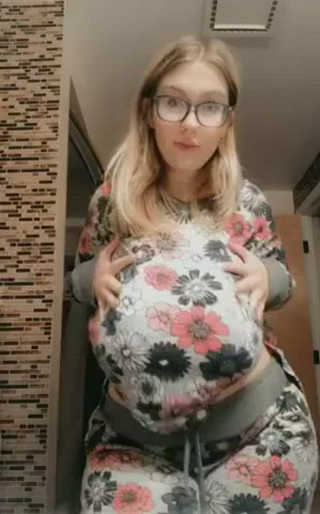 BIG BOOOOBS ANYONE