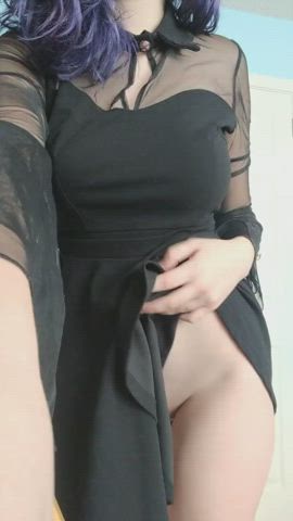 she has a beautiful body <3