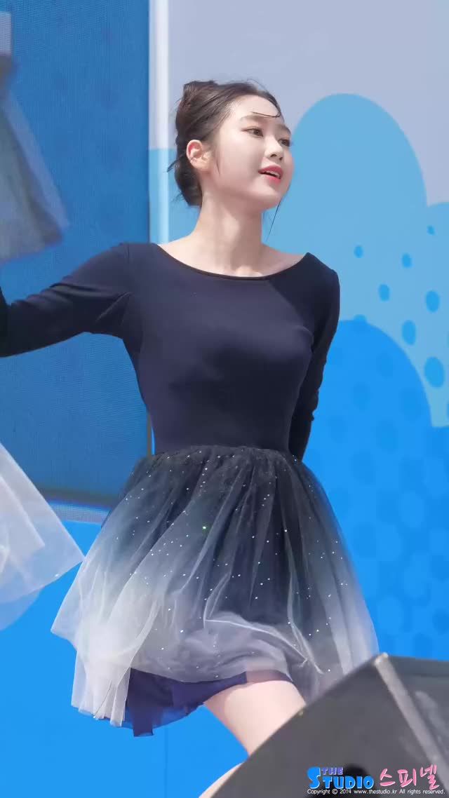 Oh My Girl - Jiho 190511 1