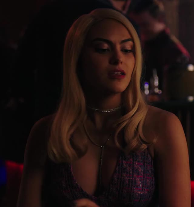 Camila Mendes