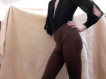 Here to show off and be disciplined, Sissydoms or Femdoms please, let me be your