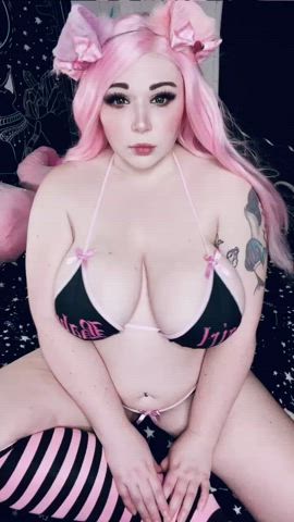 Bouncing titties💕