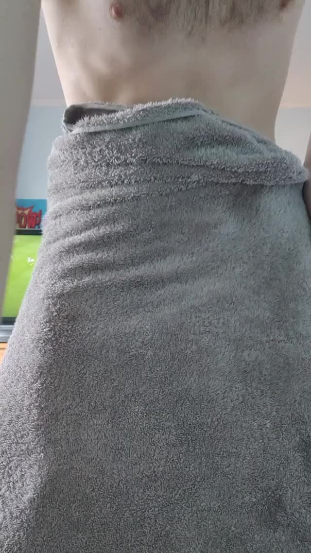 The reveal to heaven. Fellow twinks feel free to message me, we can share more photos