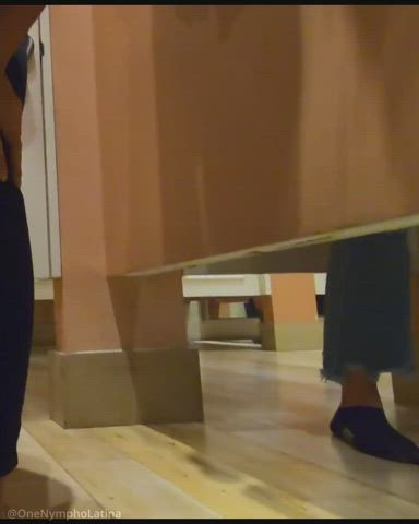 OneNympho masturbate to orgasm in a busy store dressing room (OneNymphoLatina) [09:40]