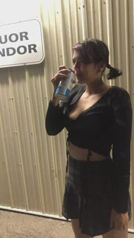 Drinking and making messes in public, name a better combo?