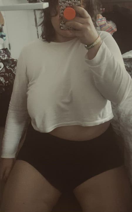 big bare titties >>
