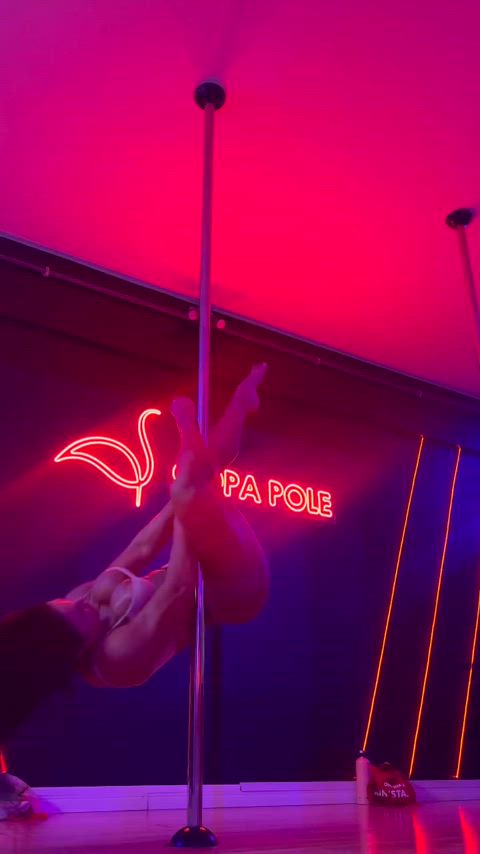 ass big ass big tits brazilian celebrity dancing muscular girl pole dance gif