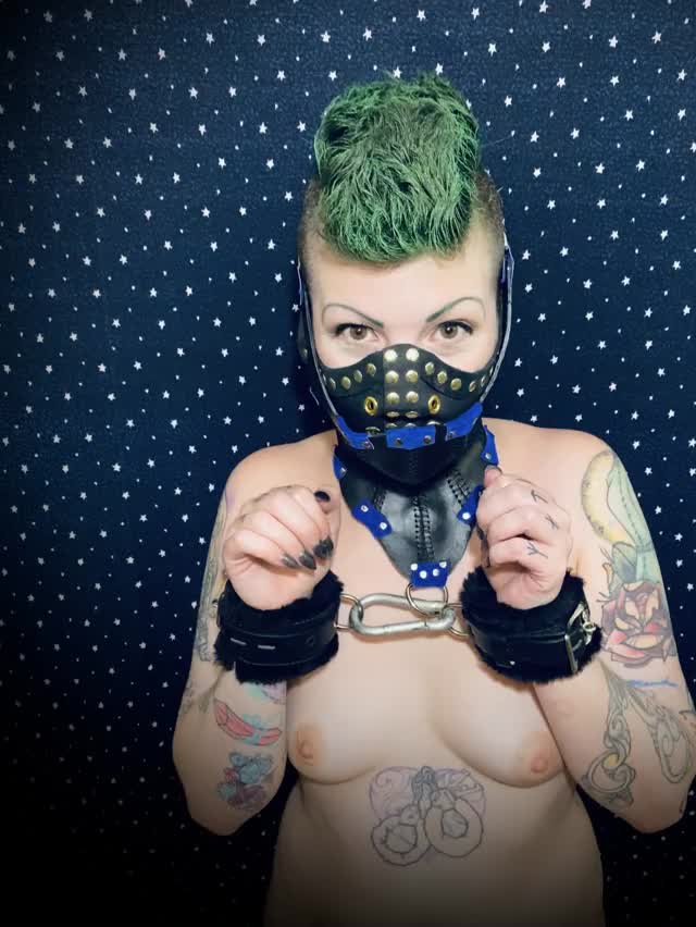 Bondage mask