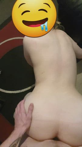Booty gets a HUGE creampie in doggy on the living room floor 😈