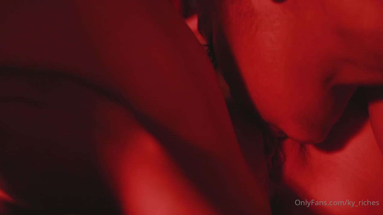 Girls Pussy Eating Wet Pussy gif