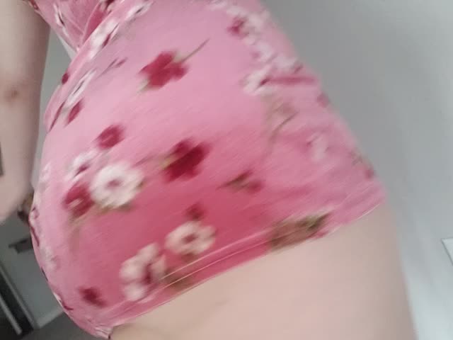 ?AVAILABLE??BITCH WARNING? this barely-legal BRAT loves humiliating SISSY SKANKS,