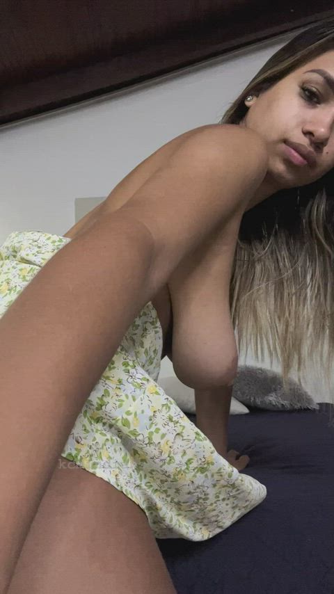 amateur ass big ass blonde booty bubble butt camgirl latina teen thick cam-girls